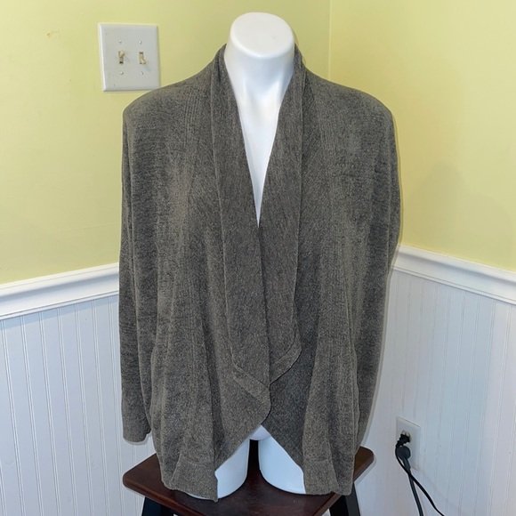 Barefoot Dreams Sweaters - Barefoot Dreams CozyChic Ultra Lite Shawl Pointelle Cardi. Size small.